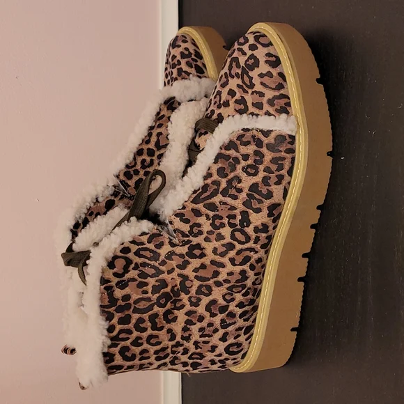 NWOB GENTLE SOULS leopard shearling boots - Picture 2 of 11